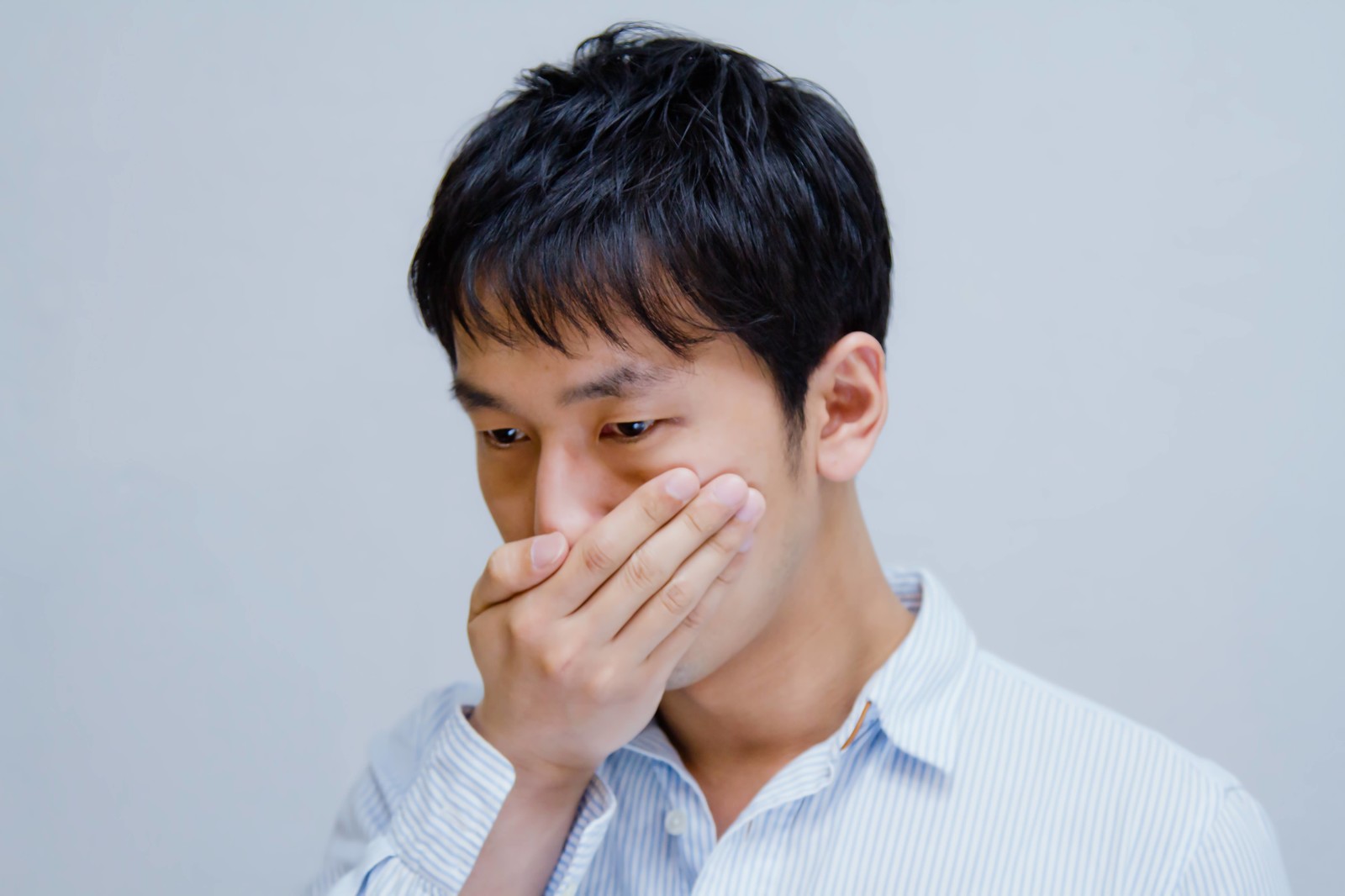 フリスクは無意味 歯磨きでも消えない口臭を９割消し去る３つの方法